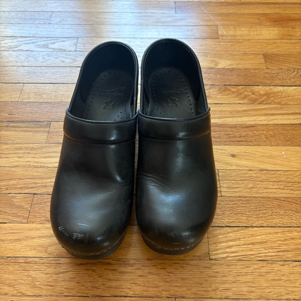 Dansko Professional Clogs - Picture 4 of 9